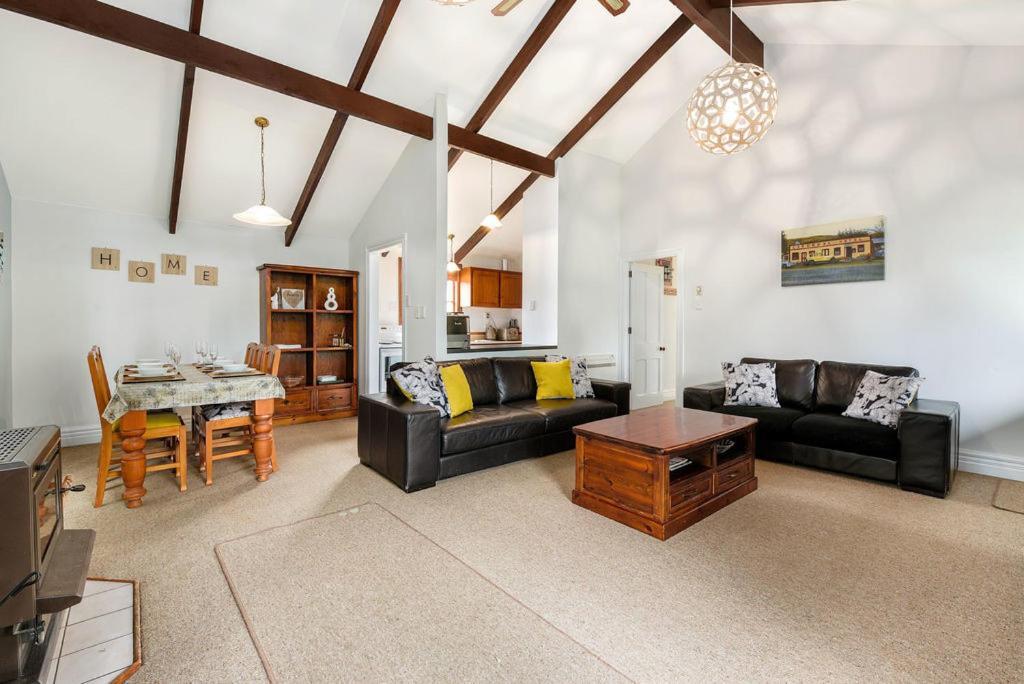 Central Peach - Queenstown Holiday Home Bagian luar foto