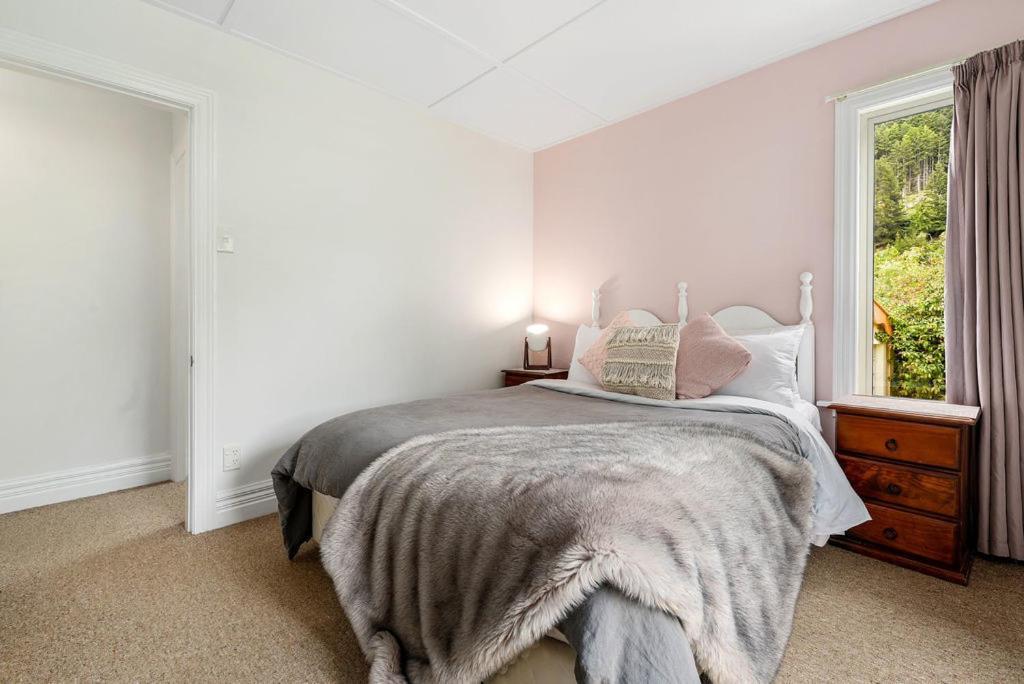 Central Peach - Queenstown Holiday Home Bagian luar foto